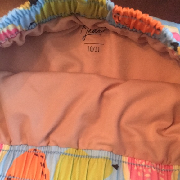 Sold fb Fruit salad boys 10/11 trunks - Picture 3 of 3